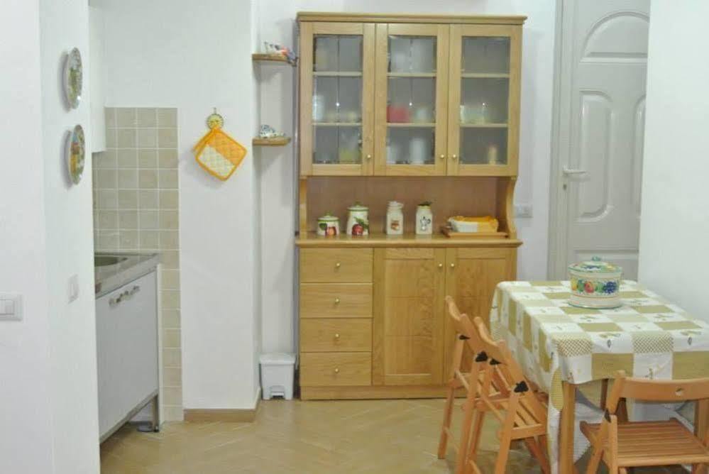 Casa Vacanze Villa San Francesco Sant'Angelo  ภายนอก รูปภาพ